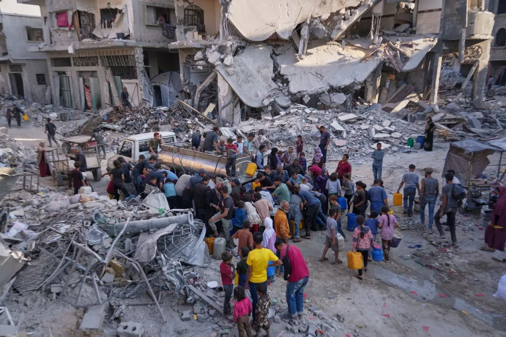 11 thành viên gia đình thiệt mạng trong vụ vi phạm lệnh ngừng bắn chết chóc nhất ở Gaza- Ảnh 1.